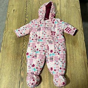 Gusti girls snowsuit size 3 months